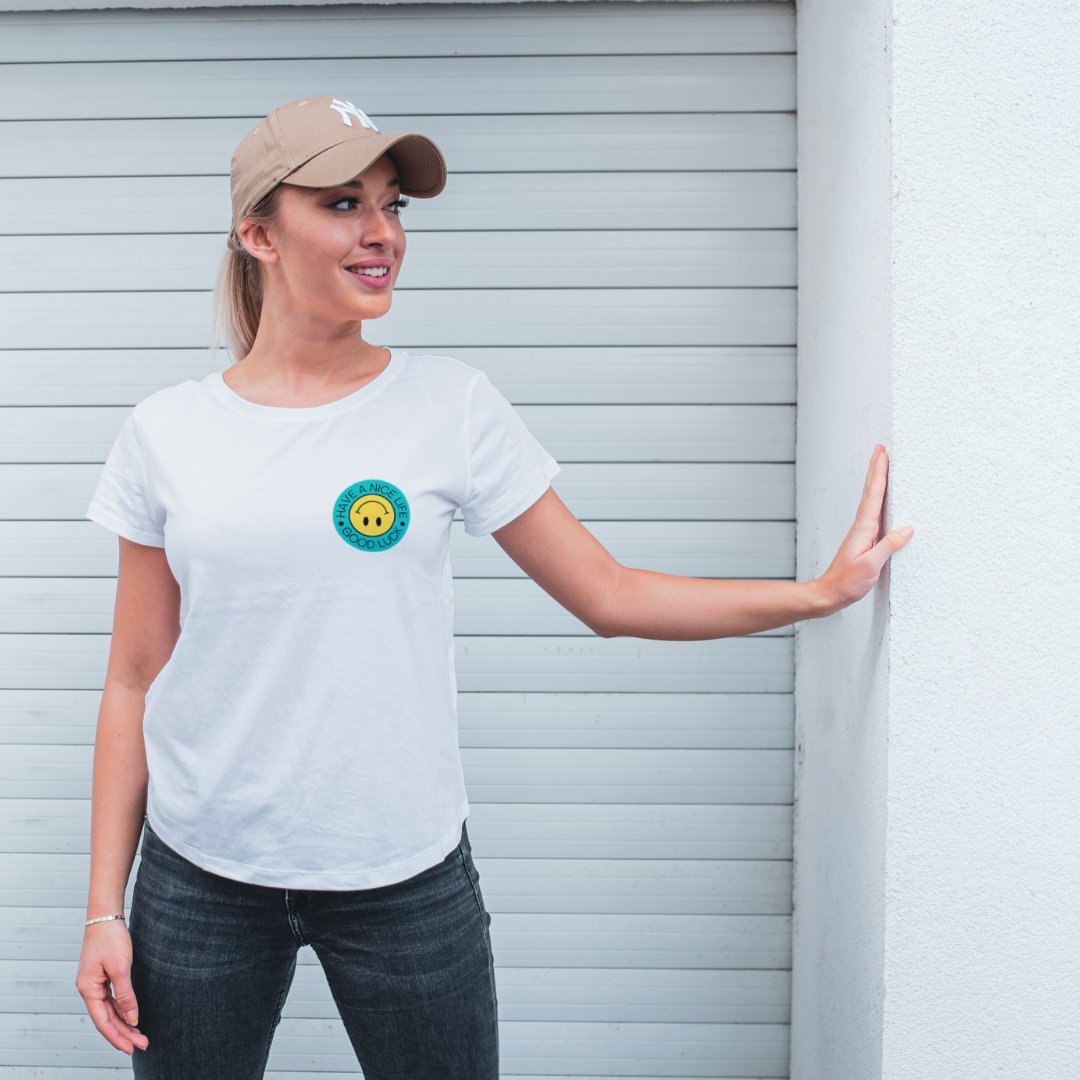 使い勝手抜群!胸ワンポイントを入れたオリジナルTシャツの作り方 - タカハマライフアート 使い勝手抜群!胸ワンポイントを入れたオリジナルTシャツの作り方 - タカハマライフアート
