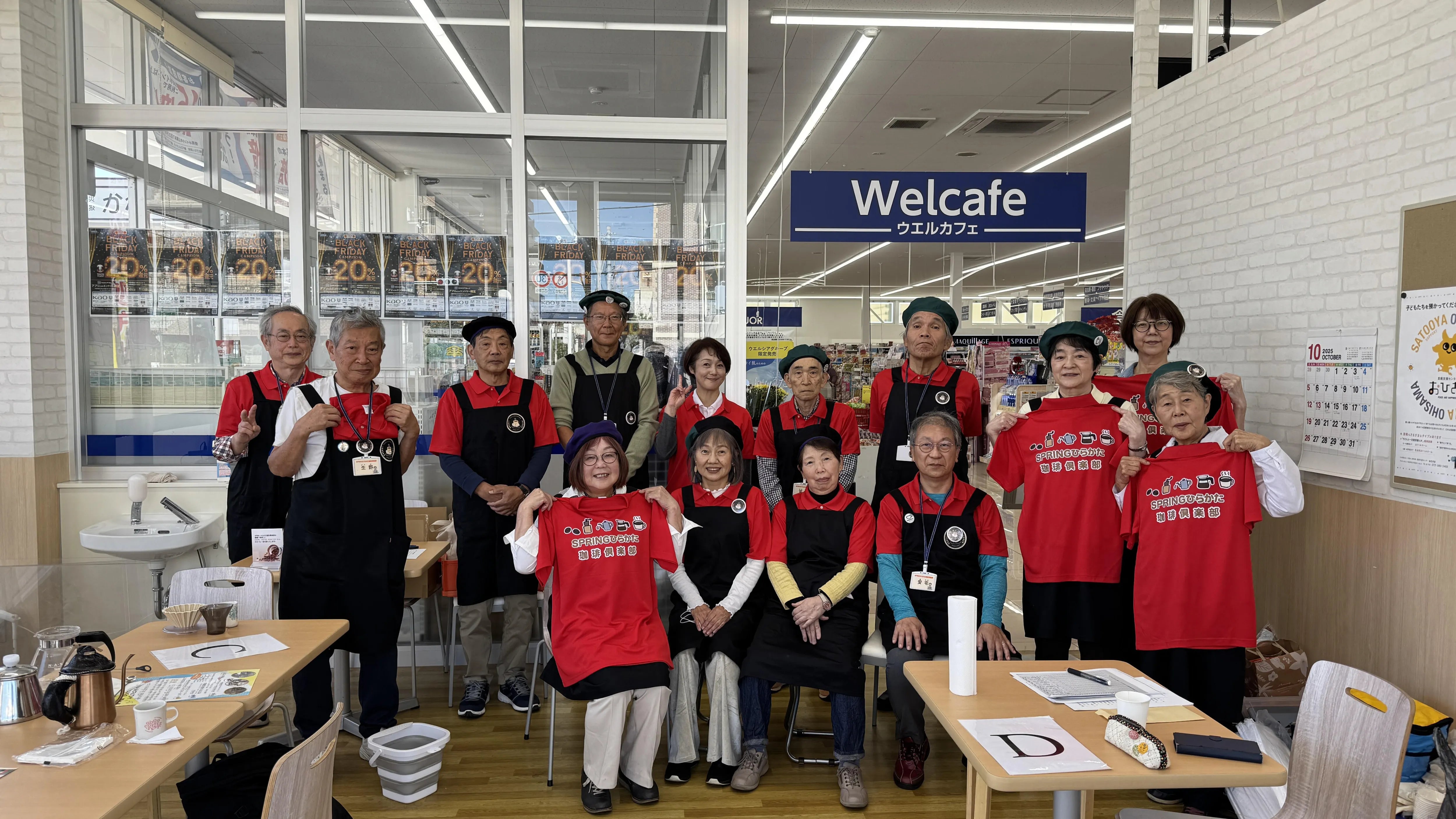 ボランティアグループの明るい色合いで喜ばれたオリジナルポロシャツ