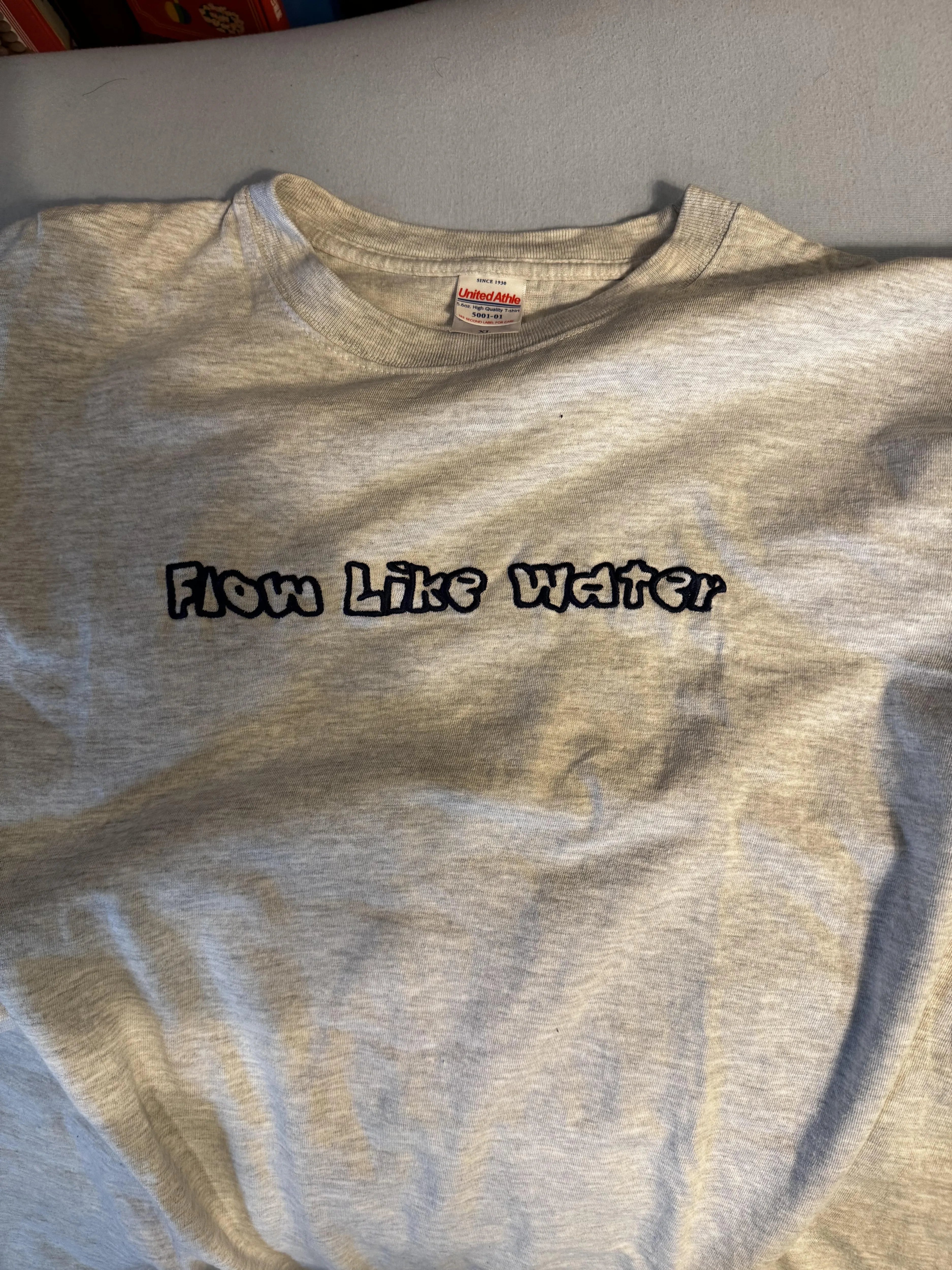 言葉の重みを大切に仕上げたオリジナル刺繍Tシャツ
