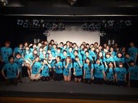 お揃いのオリジナルTシャツで受賞の喜びいっぱい！ - タカハマライフアート