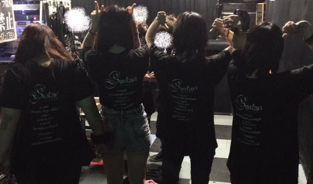 モノトーンでかっこいい大人プリントTシャツ - タカハマライフアート