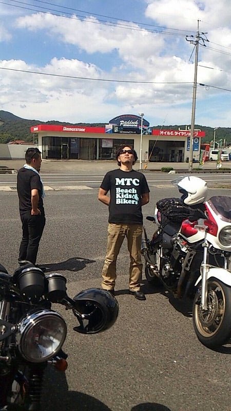 バイク仲間とオリジナルTシャツでツーリング！ - タカハマライフアート